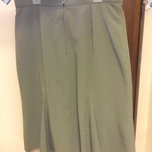 Green skirt, size 9.  Beautiful kaki green.